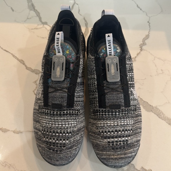 Nike Vapormax Flyknit size 11.5 - Picture 2 of 4